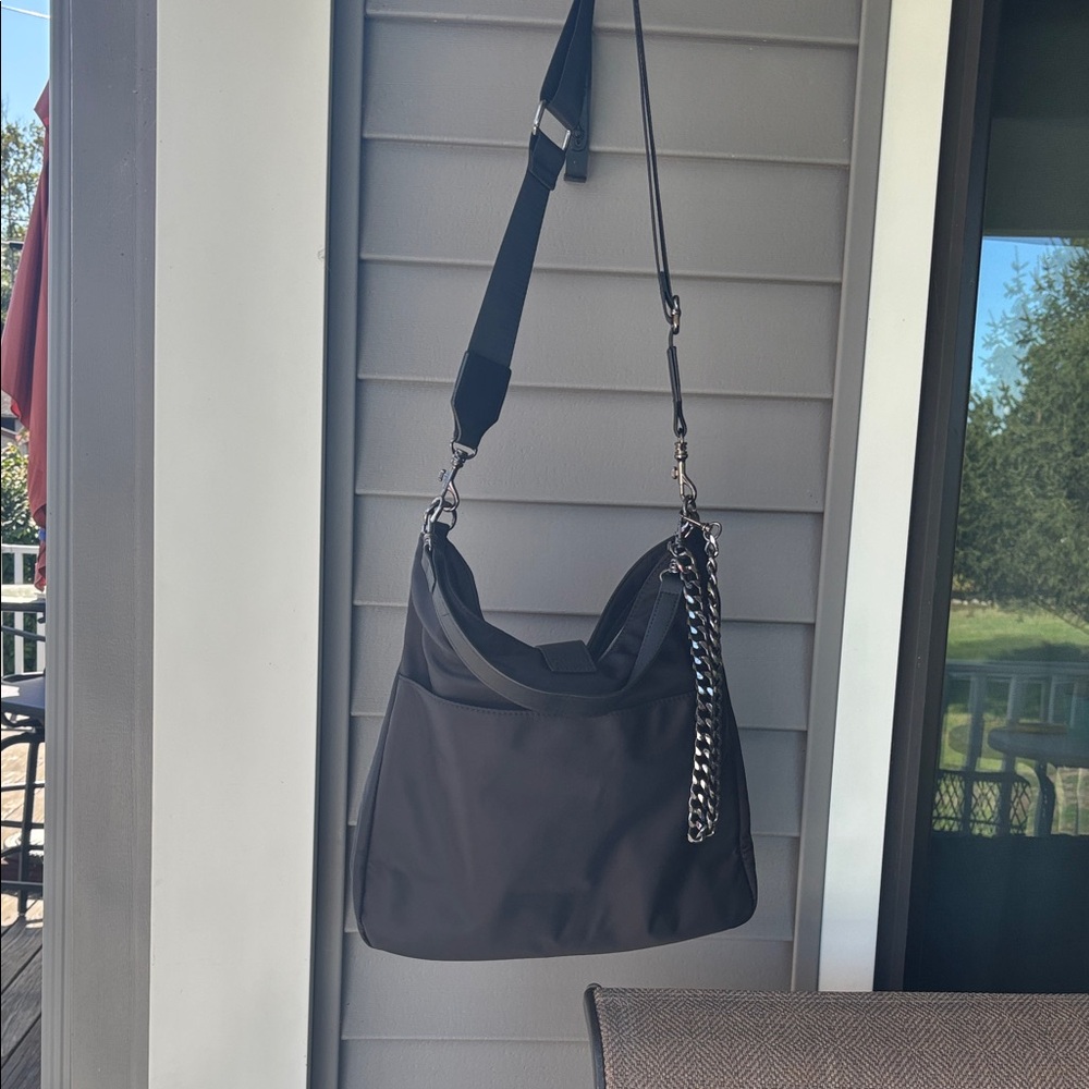 WanderFull Black water bottle Bag and 3 removable strap options!